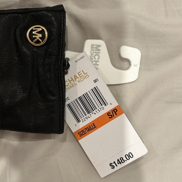 Micheal Kors touch tip gloves - Picture 2 of 4